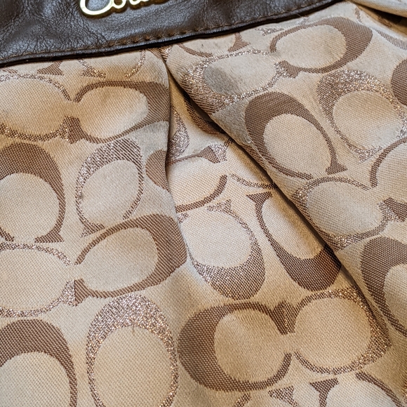 Vintage Coach - Picture 9 of 16